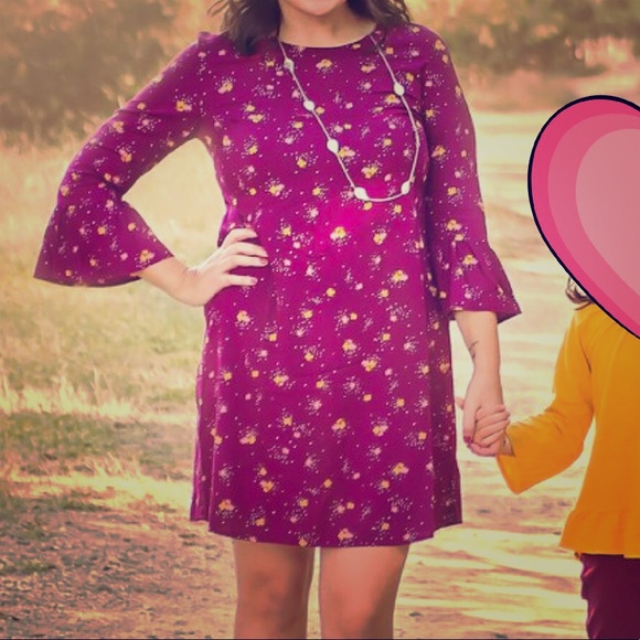 Old Navy Dresses & Skirts - Floral Old Navy shift dress